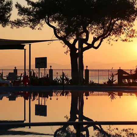 Koulouris - Corfu فندق 2*