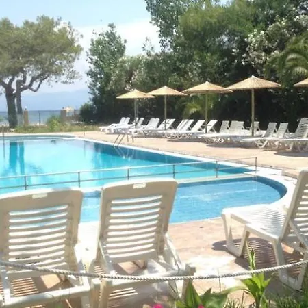 Koulouris - Corfu 2* Kávosz