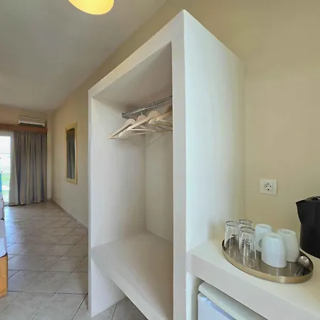 Koulouris - Corfu Kávos